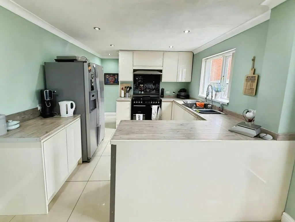 Appledore Grove, Stoke-On-Trent, ST6, photo 7