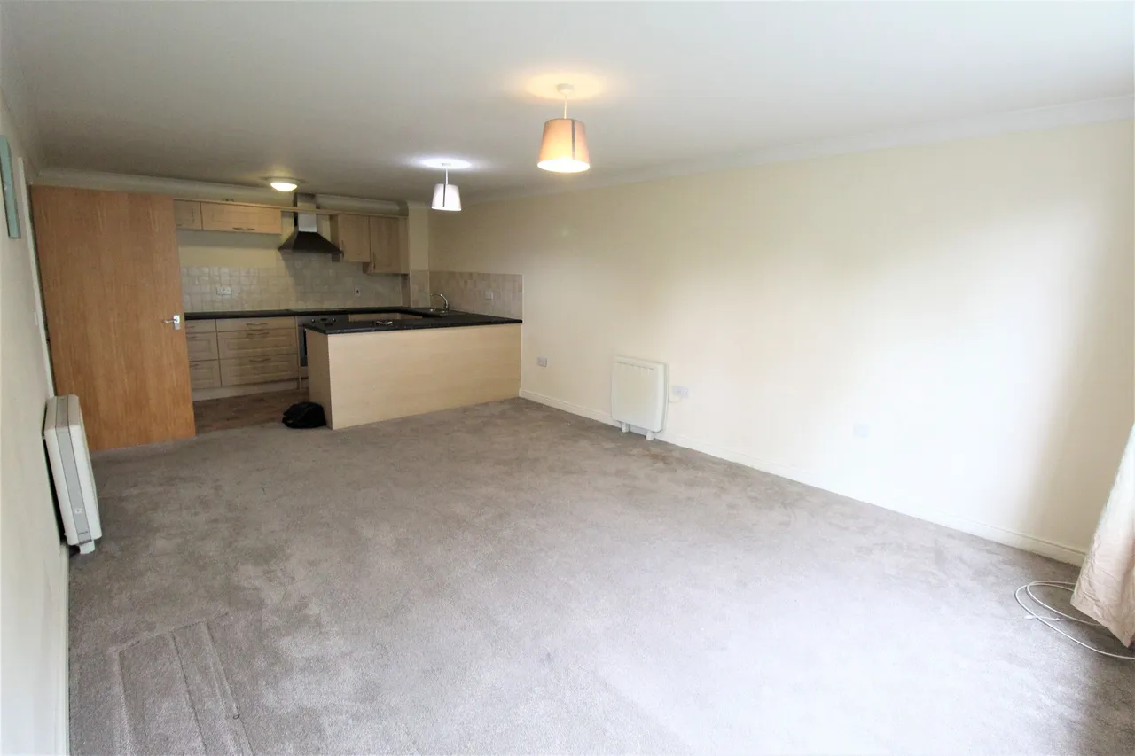 Anchor Court, Grays, Essex, RM17 6QN, photo 2