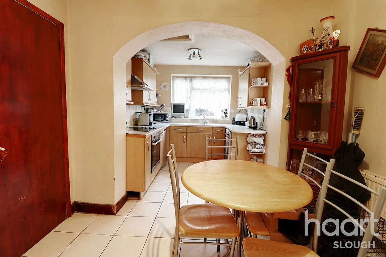 Hazlemere Road, Slough, SL2, photo 4