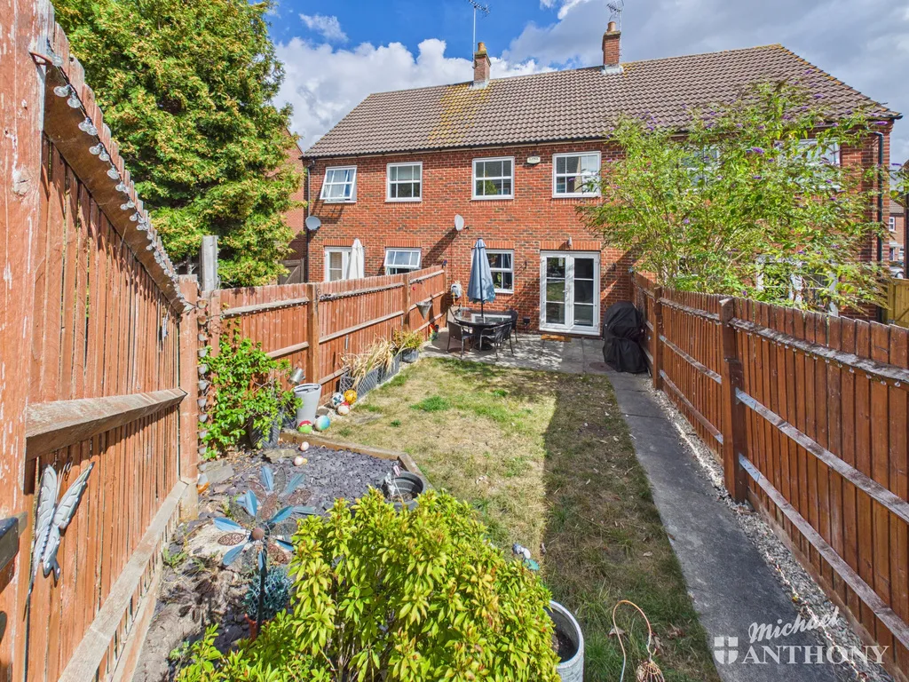 Arncott Way, Fairford Leys, Aylesbury, HP19 7AW, photo 12