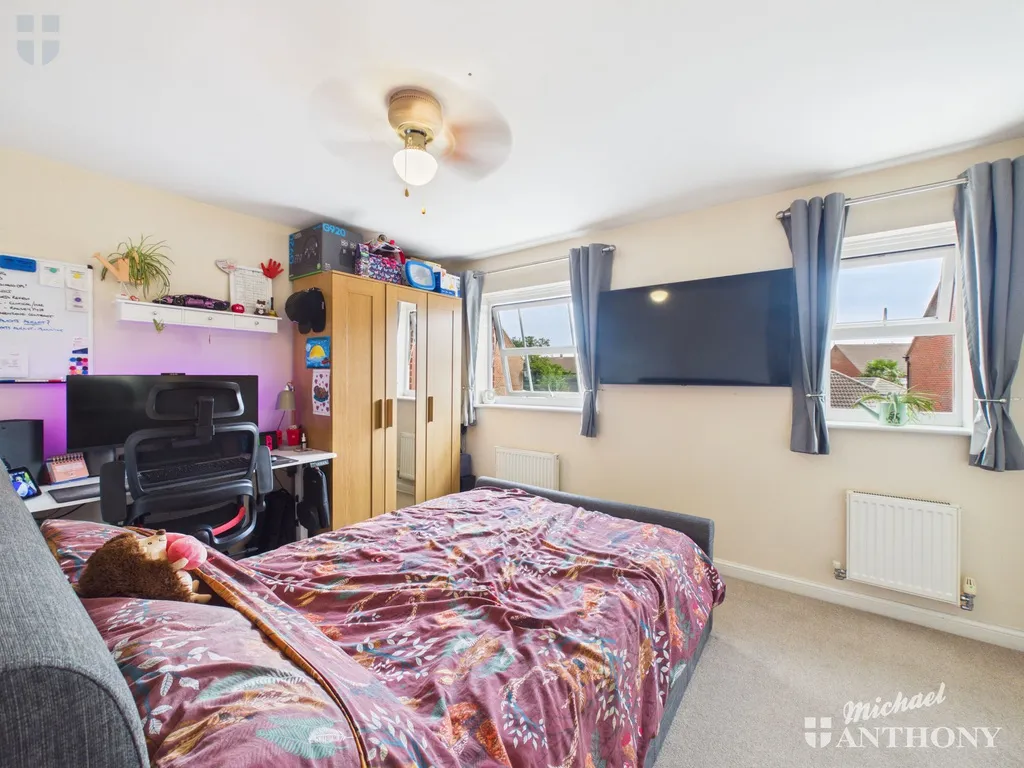 Arncott Way, Fairford Leys, Aylesbury, HP19 7AW, photo 4