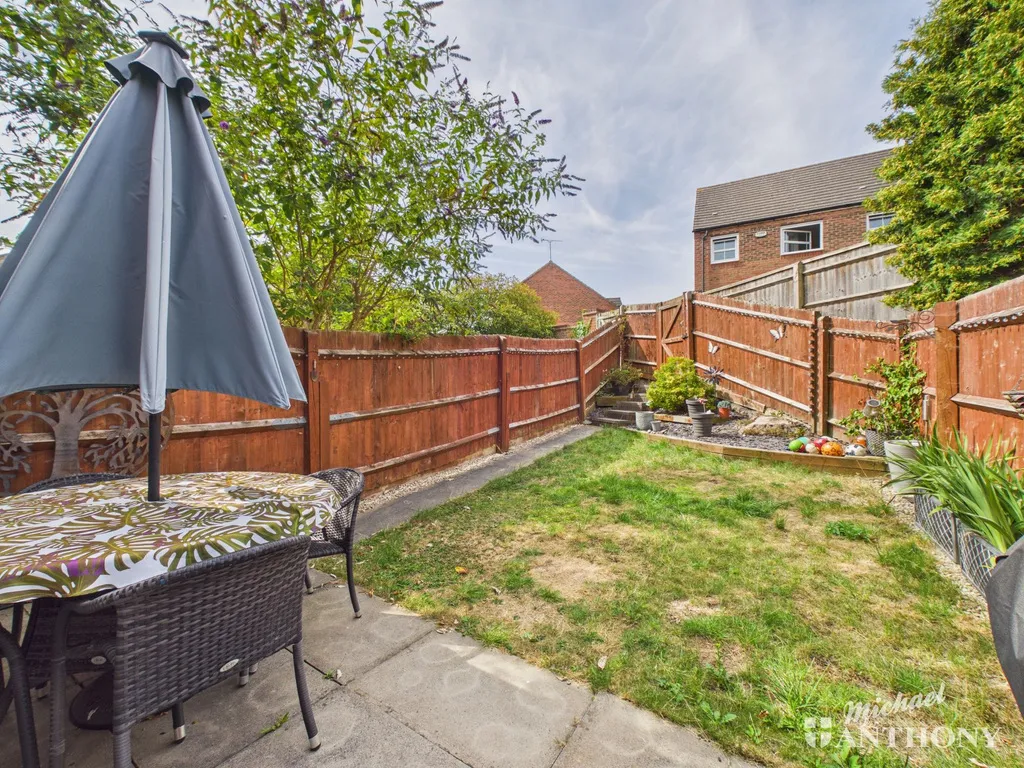 Arncott Way, Fairford Leys, Aylesbury, HP19 7AW, photo 14