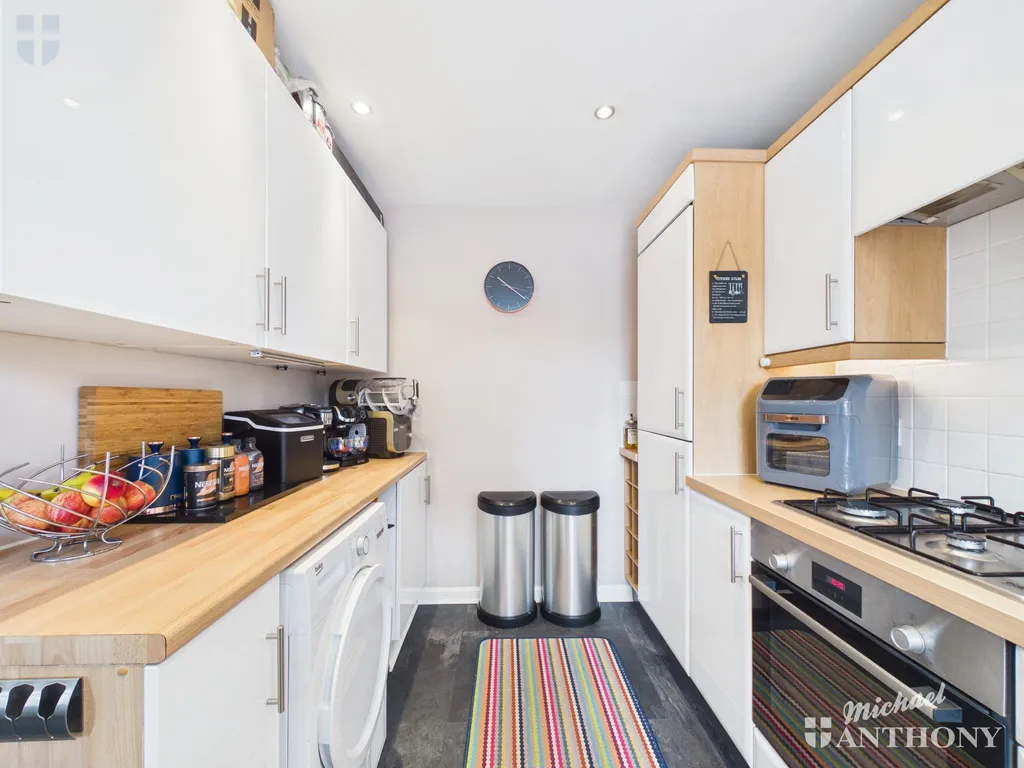 Arncott Way, Fairford Leys, Aylesbury, HP19 7AW, photo 11