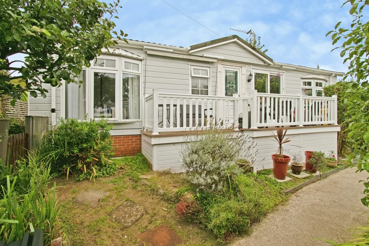 2 bed mobile home for sale, Site, Goldenbank, TR11