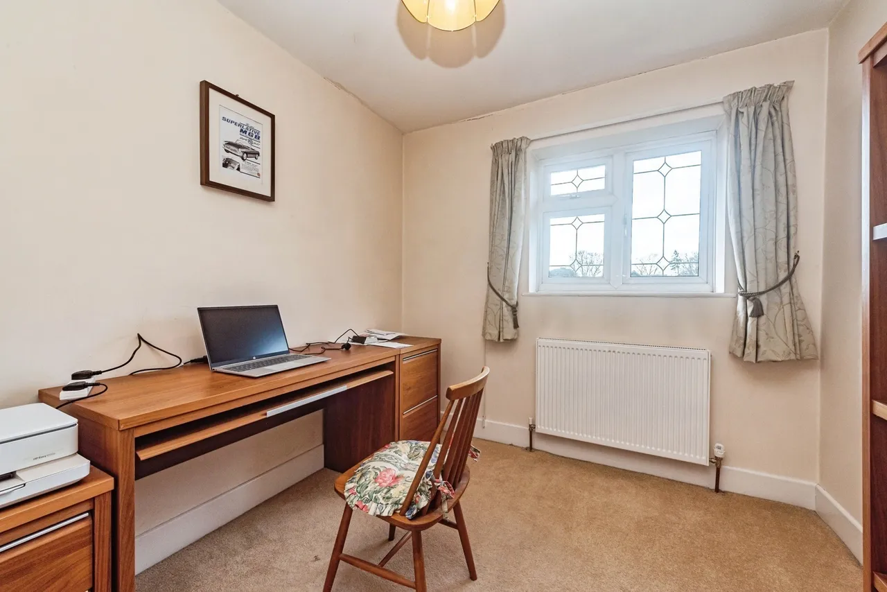 Park Avenue, Old Basing, RG24, photo 16