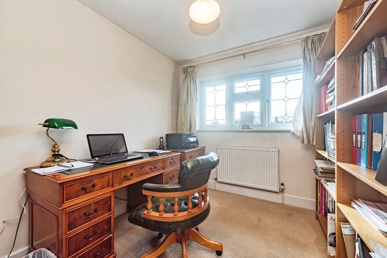 Park Avenue, Old Basing, RG24, photo 15