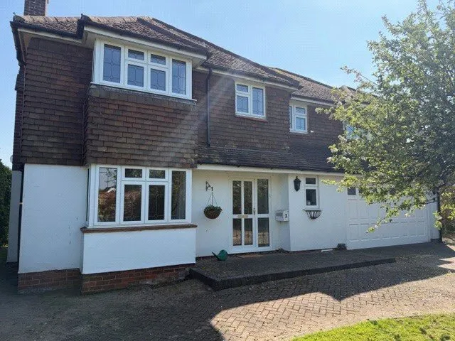 Park Avenue, Old Basing, RG24, photo 6
