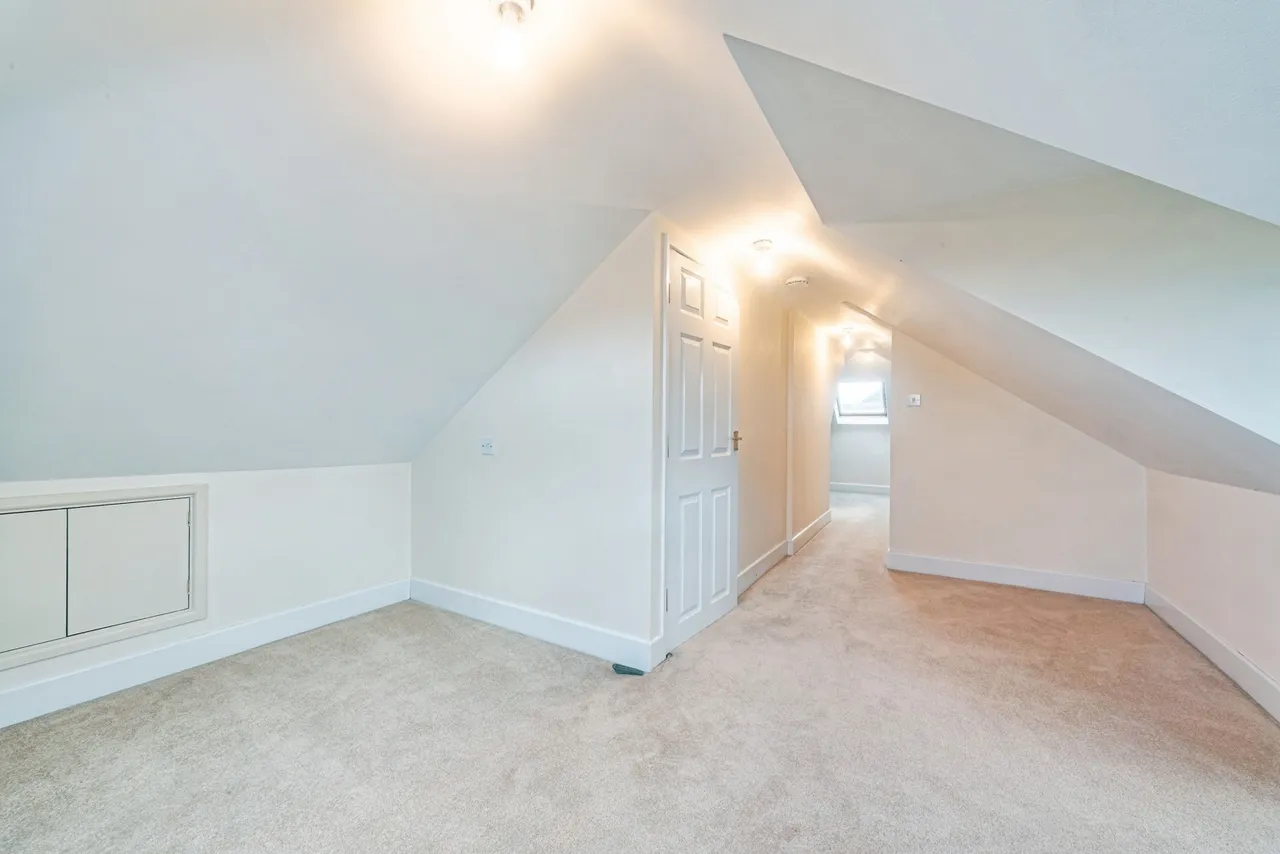 Park Avenue, Old Basing, RG24, photo 18