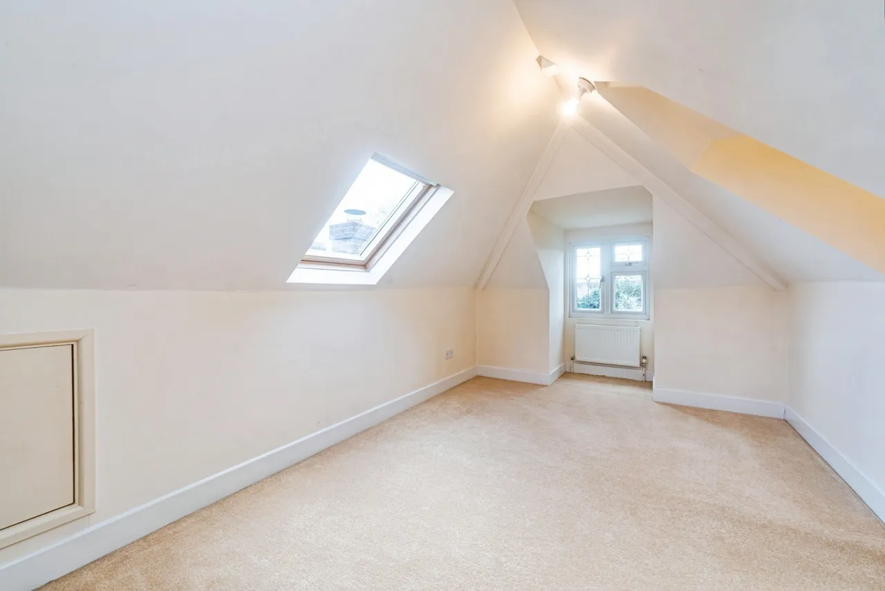 Park Avenue, Old Basing, RG24, photo 11