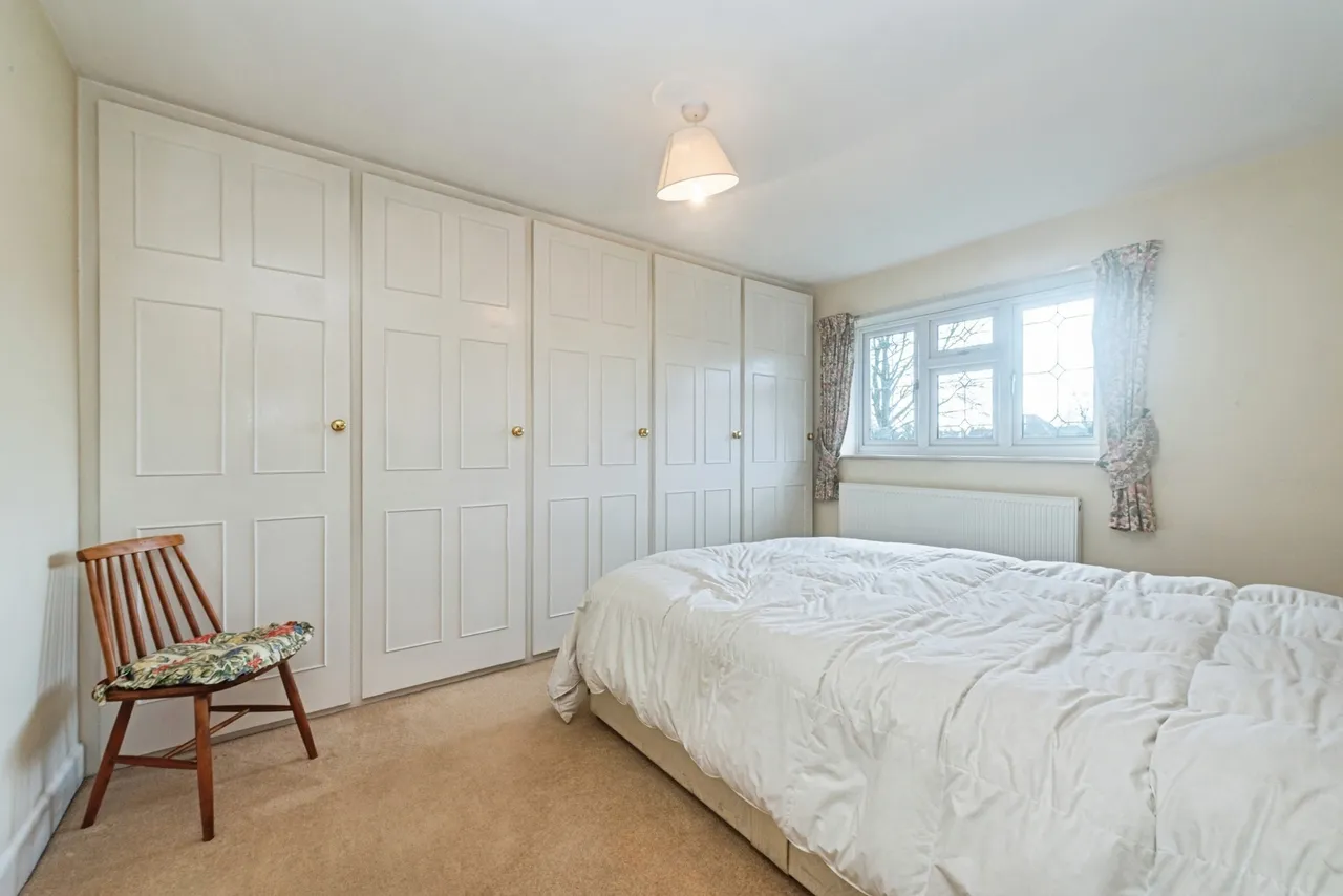Park Avenue, Old Basing, RG24, photo 9
