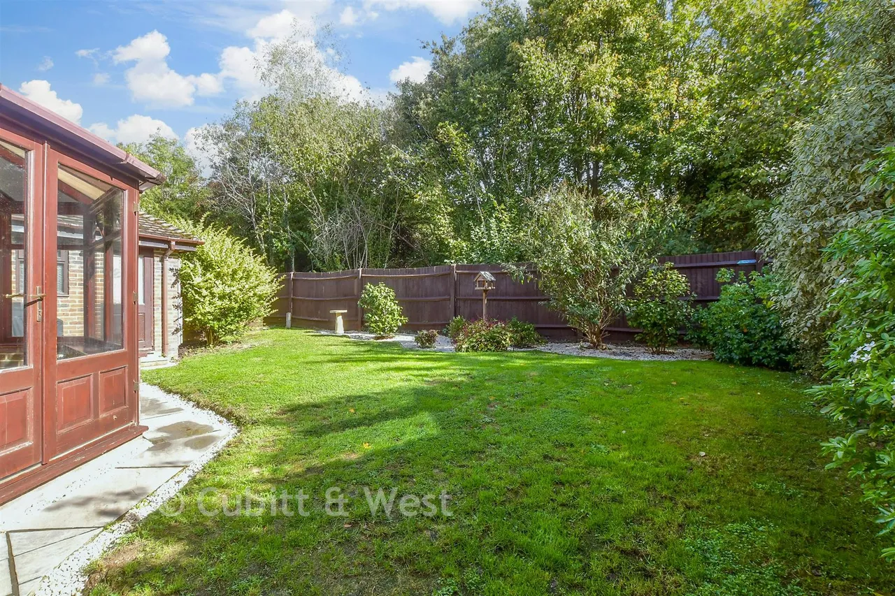 Charlock Way, Southwater, RH13, photo 14