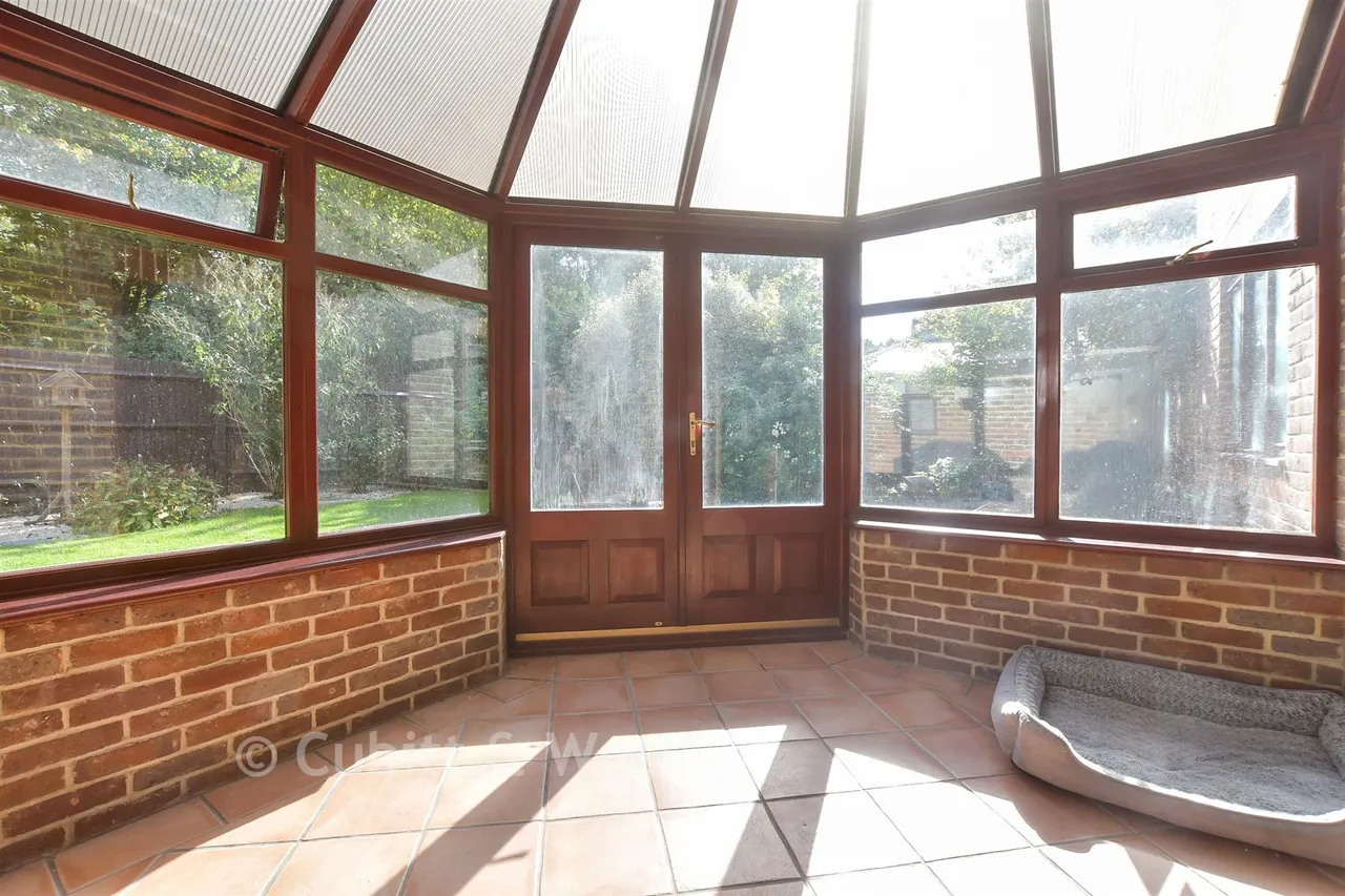 Charlock Way, Southwater, RH13, photo 8