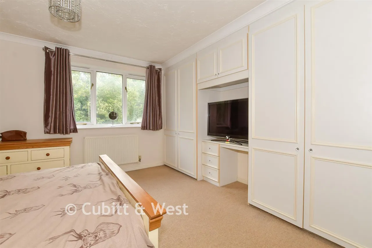 Charlock Way, Southwater, RH13, photo 10