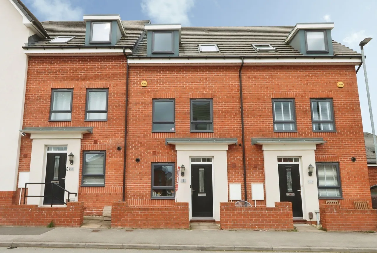 Brooks Drive, Waverley, Rotherham, South Yorkshire, S60, photo 2