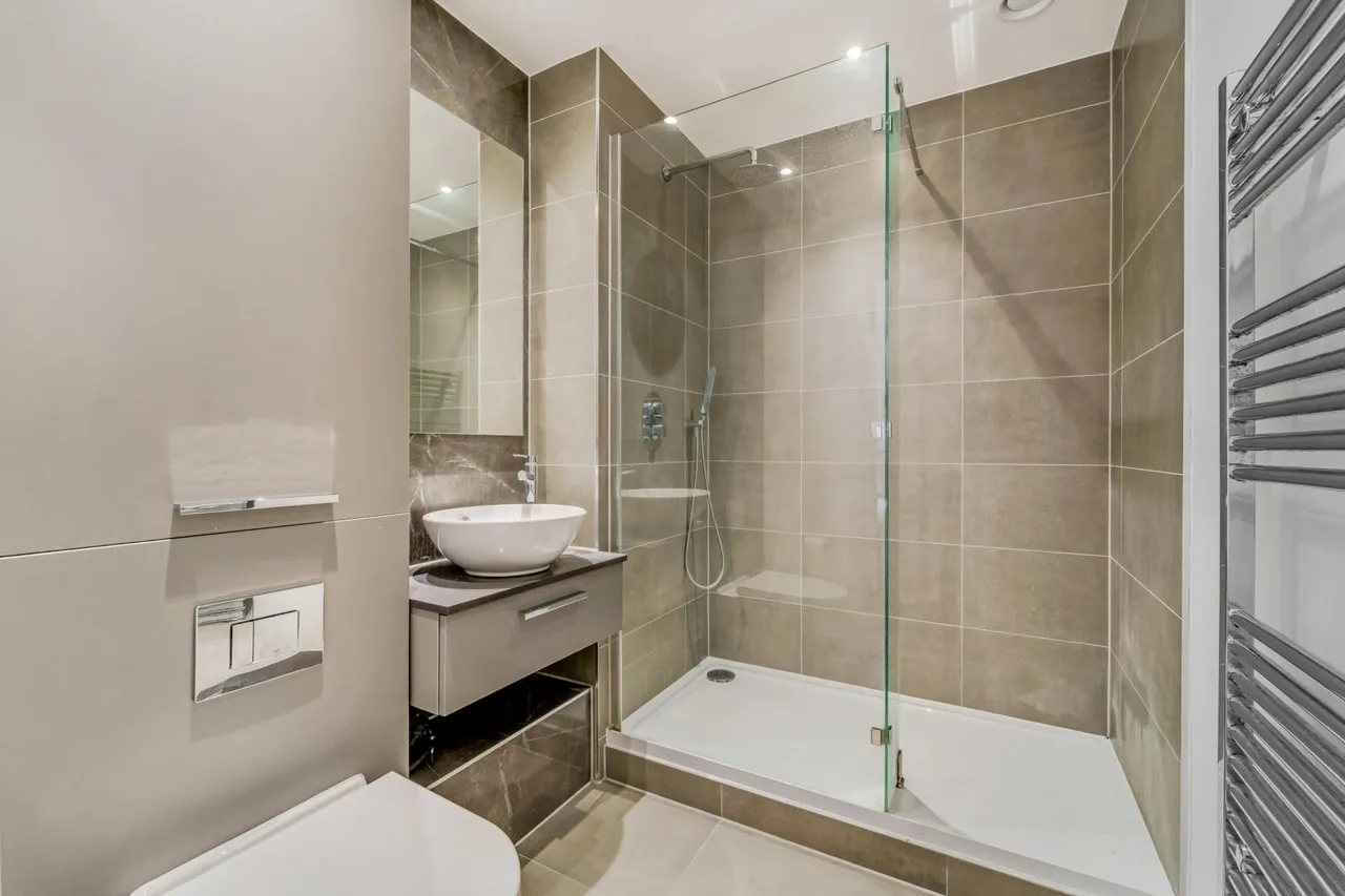 Bakery Walk, Greenford, UB6, photo 11