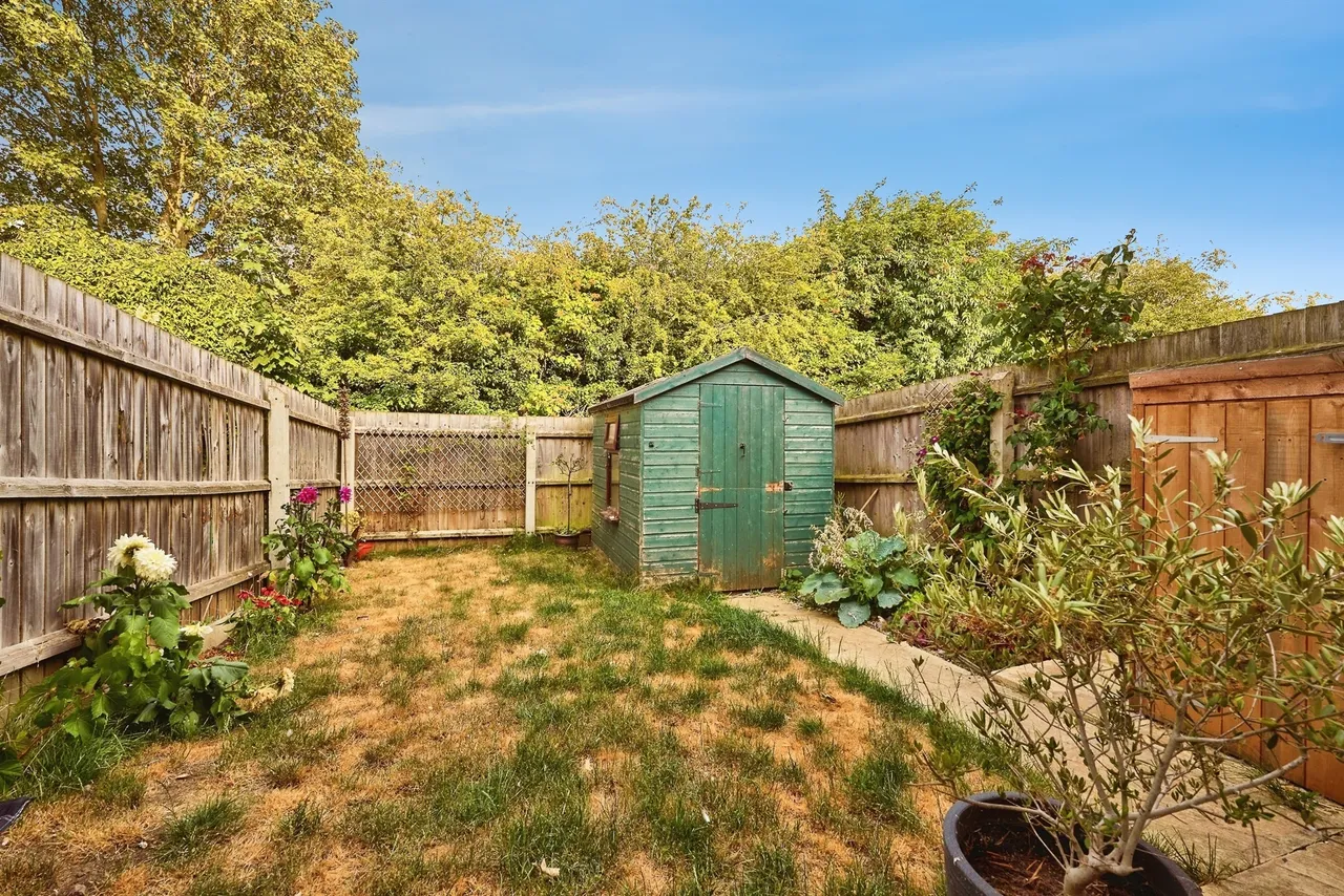 William Court Peterborough, PE8, photo 15