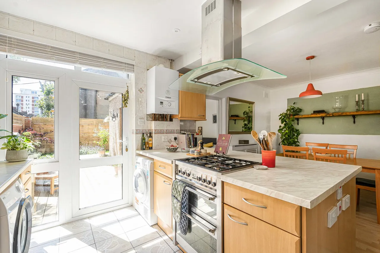 Crimsworth Road, London, SW8, photo 4