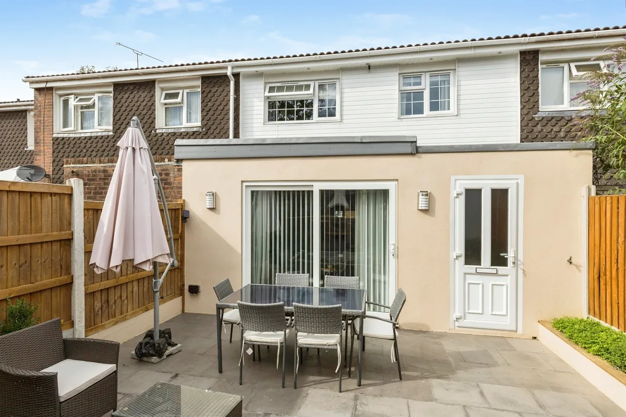 Curteys Walk, Crawley, RH11, photo 18
