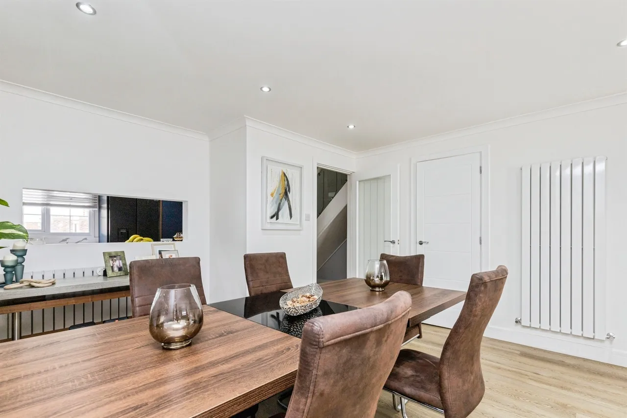 Curteys Walk, Crawley, RH11, photo 17