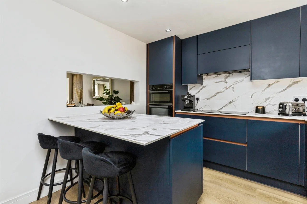 Curteys Walk, Crawley, RH11, photo 6
