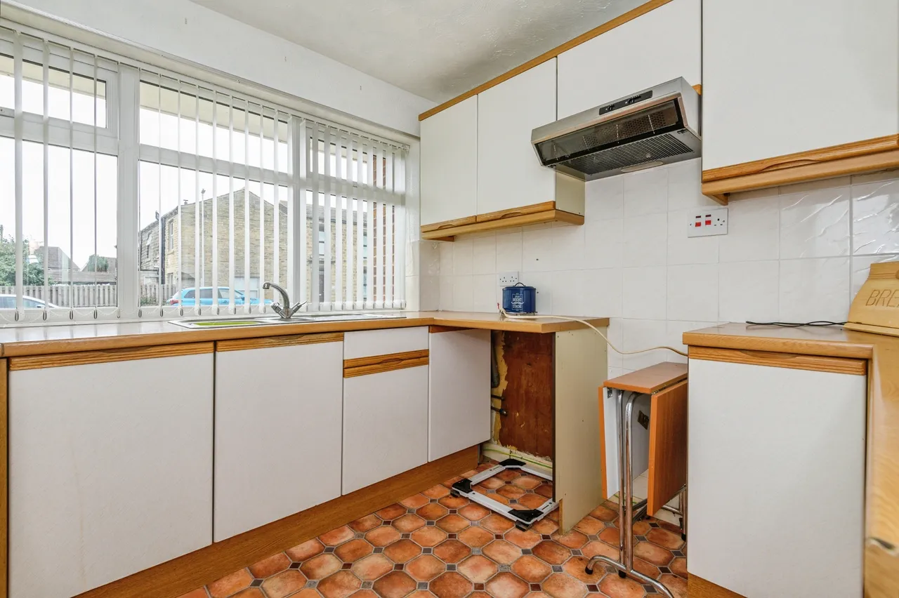 Church Road, Liversedge, WF15, photo 5