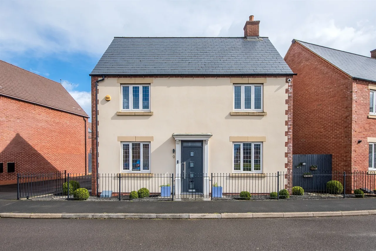 3 bed house for sale, Cannock Crescent, Kettering, NN14