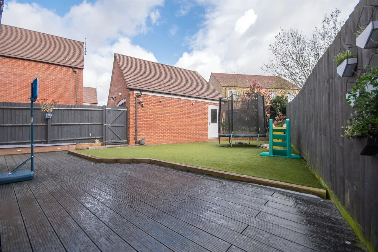 Cannock Crescent, Kettering, NN14, photo 3