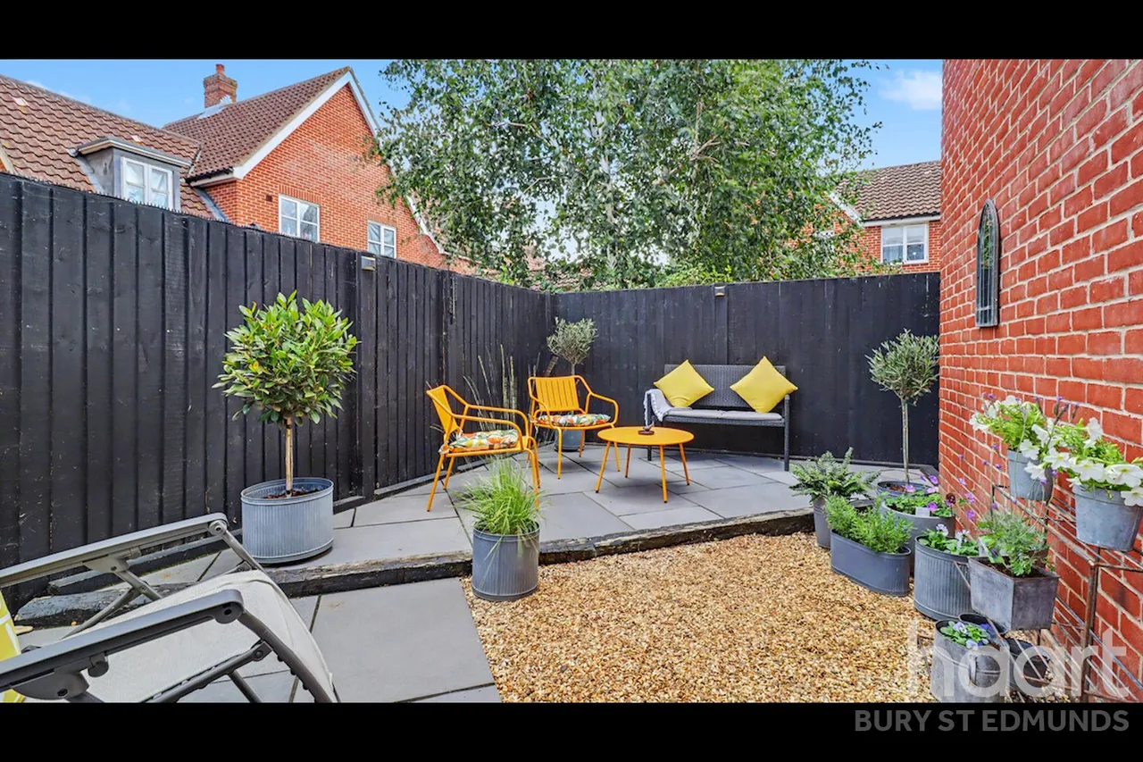 2 bed house for sale, Blacksmiths Way, Elmswell, IP30