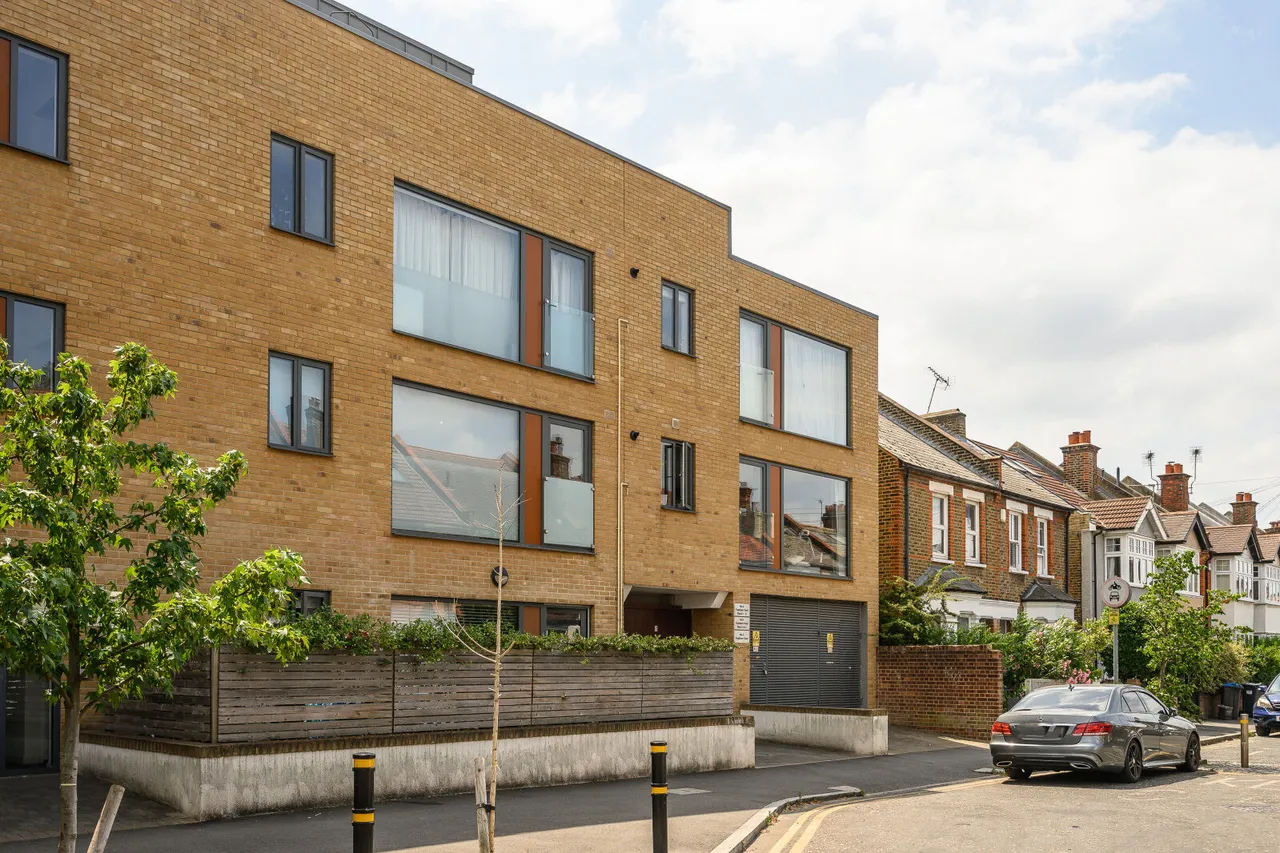 1 bed flat for sale, Topham Yard, Wimbledon, SW19