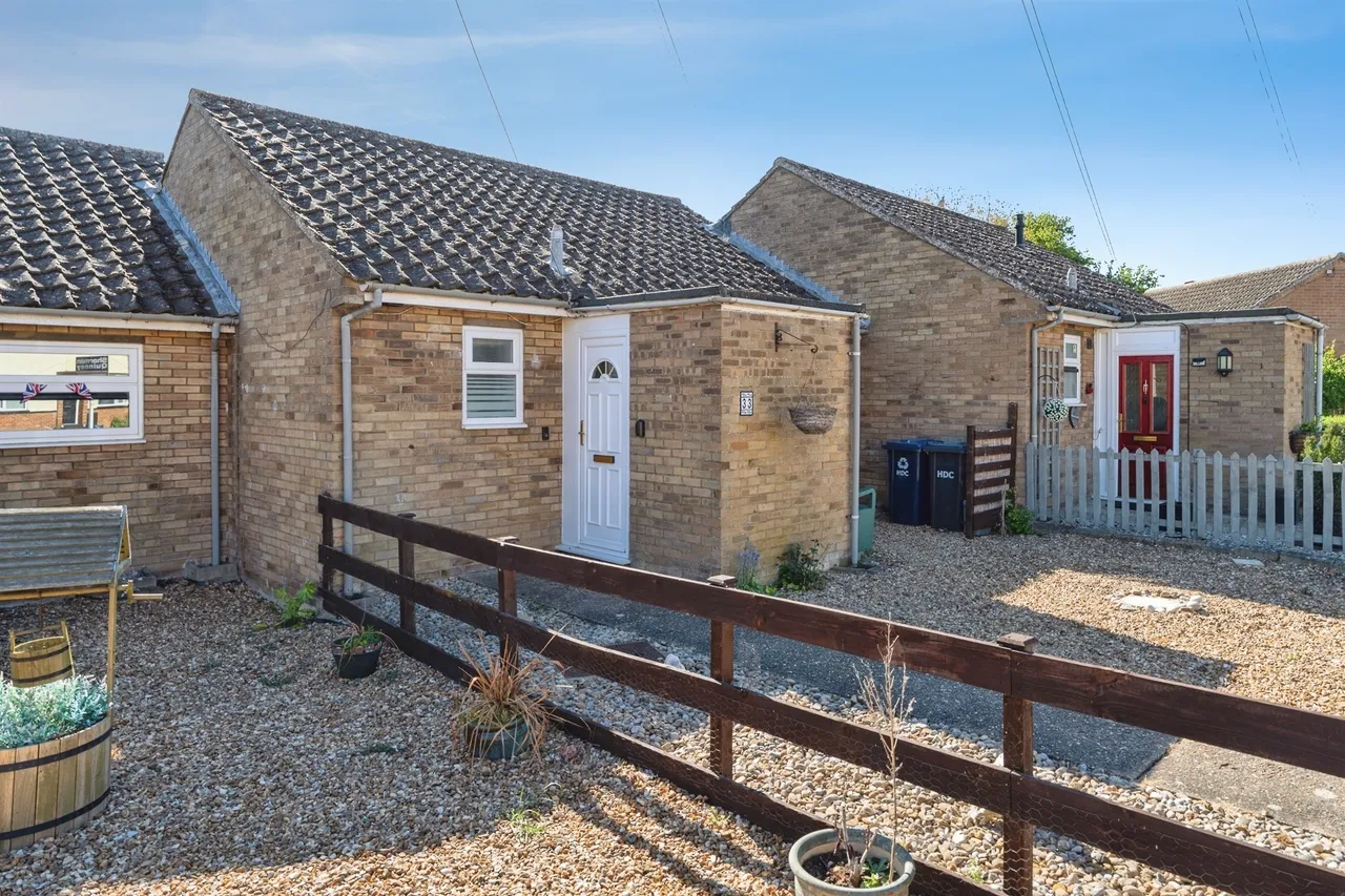 1 bed house for sale, Hollidays Road, Huntingdon, PE28