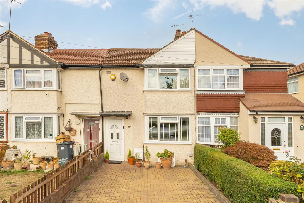 2 bed house to rent, Hilliards Road, Uxbridge, UB8