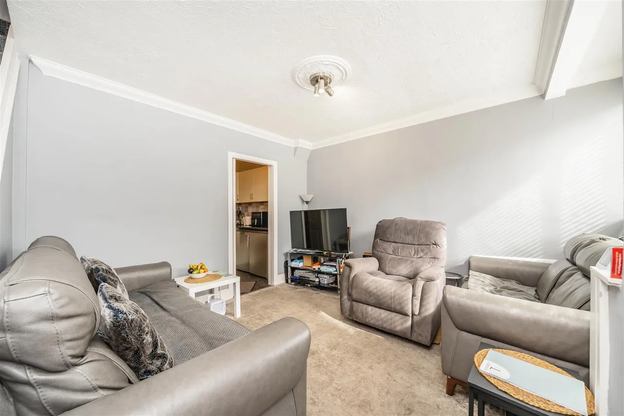 Hilliards Road, Uxbridge, UB8, photo 4
