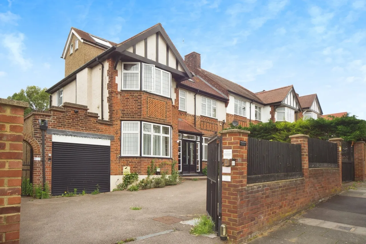 5 bed house for sale — Wilmer Way, LONDON, London, N14