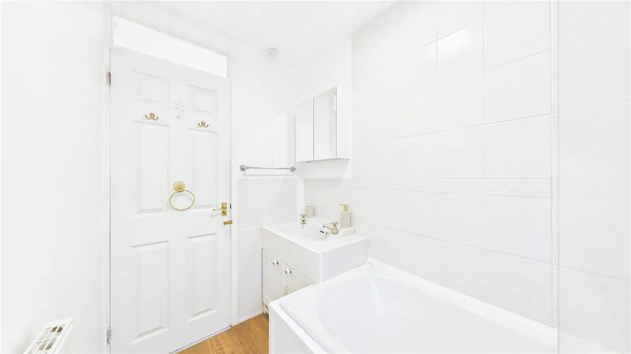 Mowbray Road, SE19, photo 20