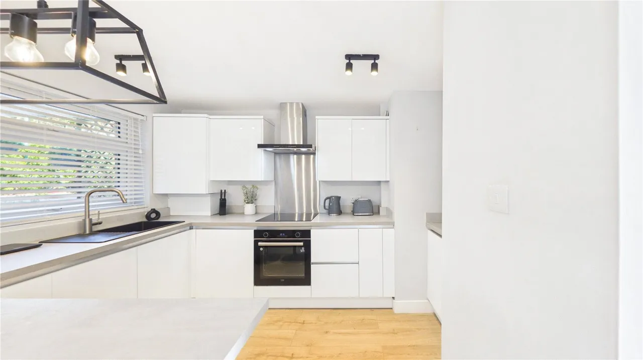 Mowbray Road, SE19, photo 5