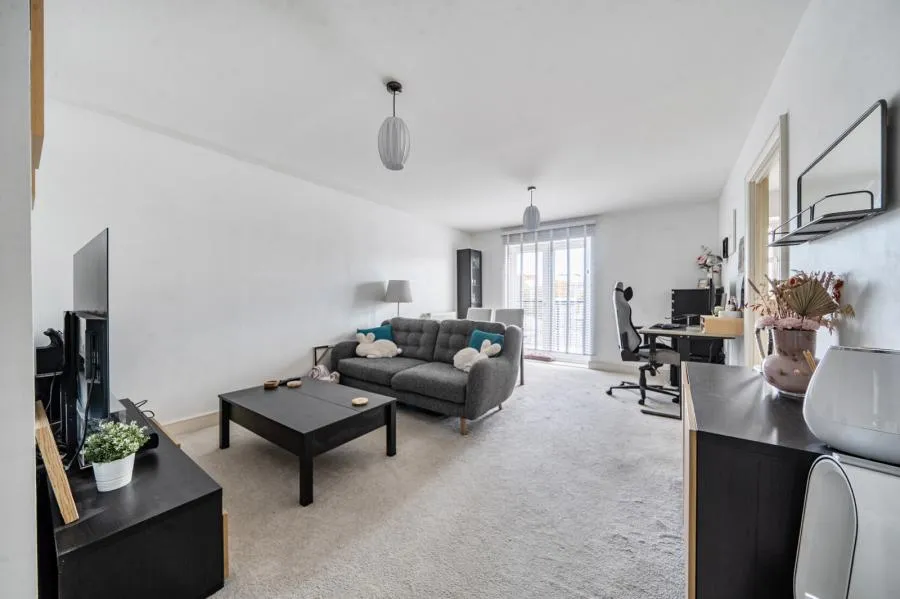 Coxhill Way, Aylesbury, HP21, photo 4