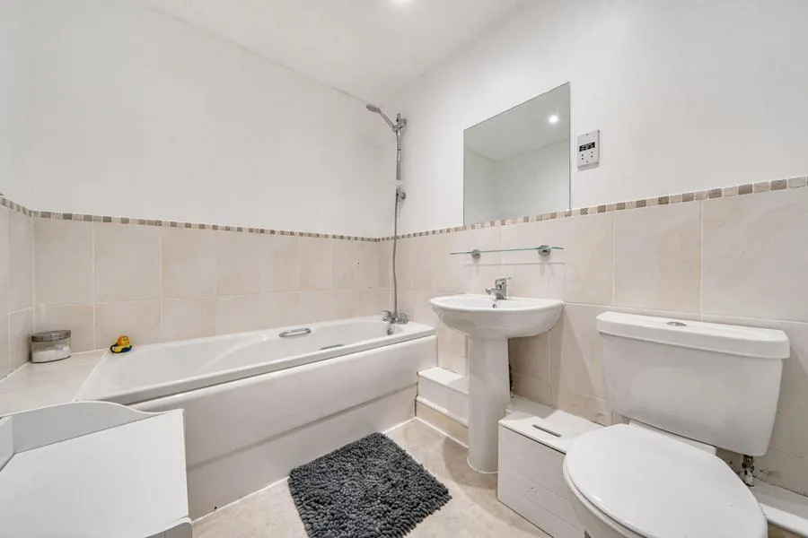 Coxhill Way, Aylesbury, HP21, photo 16