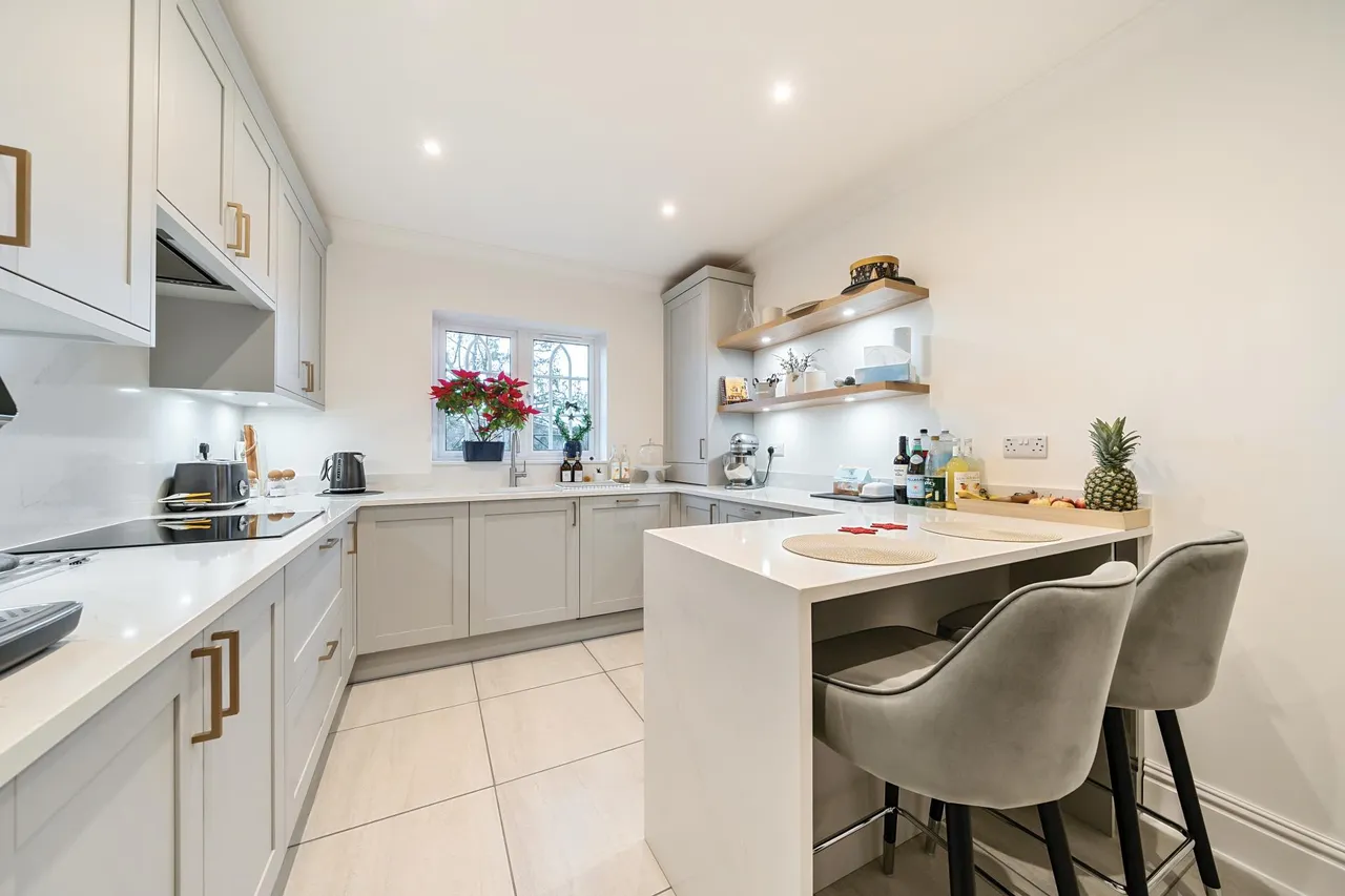 St Monica's Road, Kingswood, photo 8