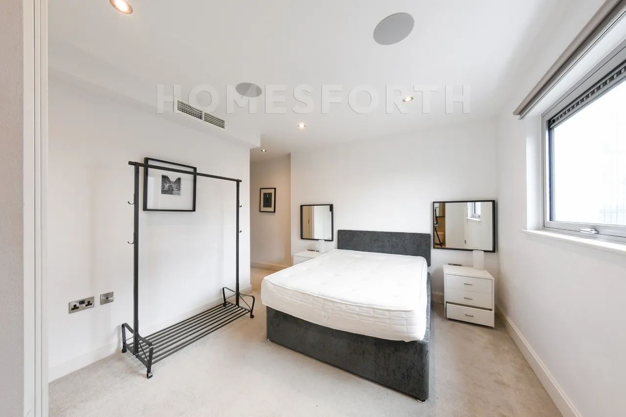 Commercial Road, Tower Hamlets, E1, photo 6