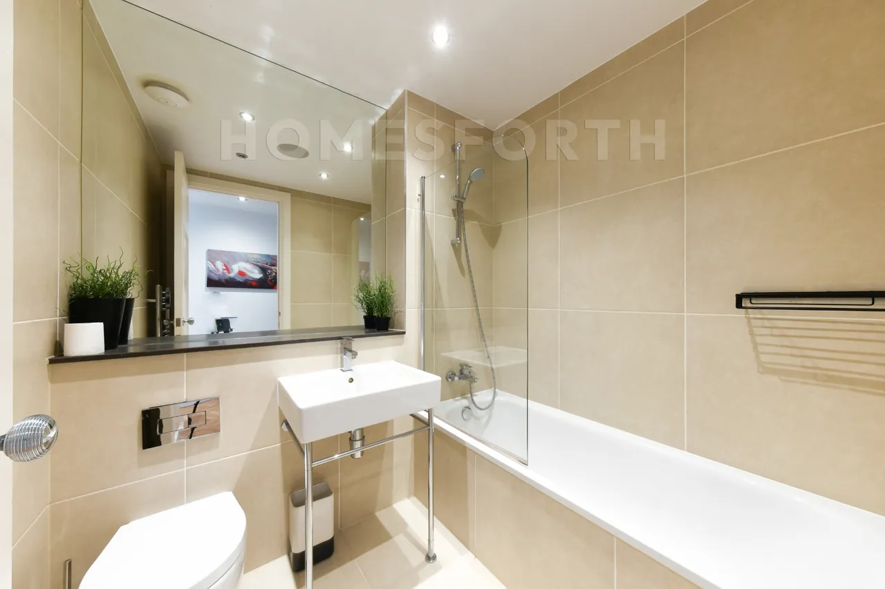 Commercial Road, Tower Hamlets, E1, photo 11