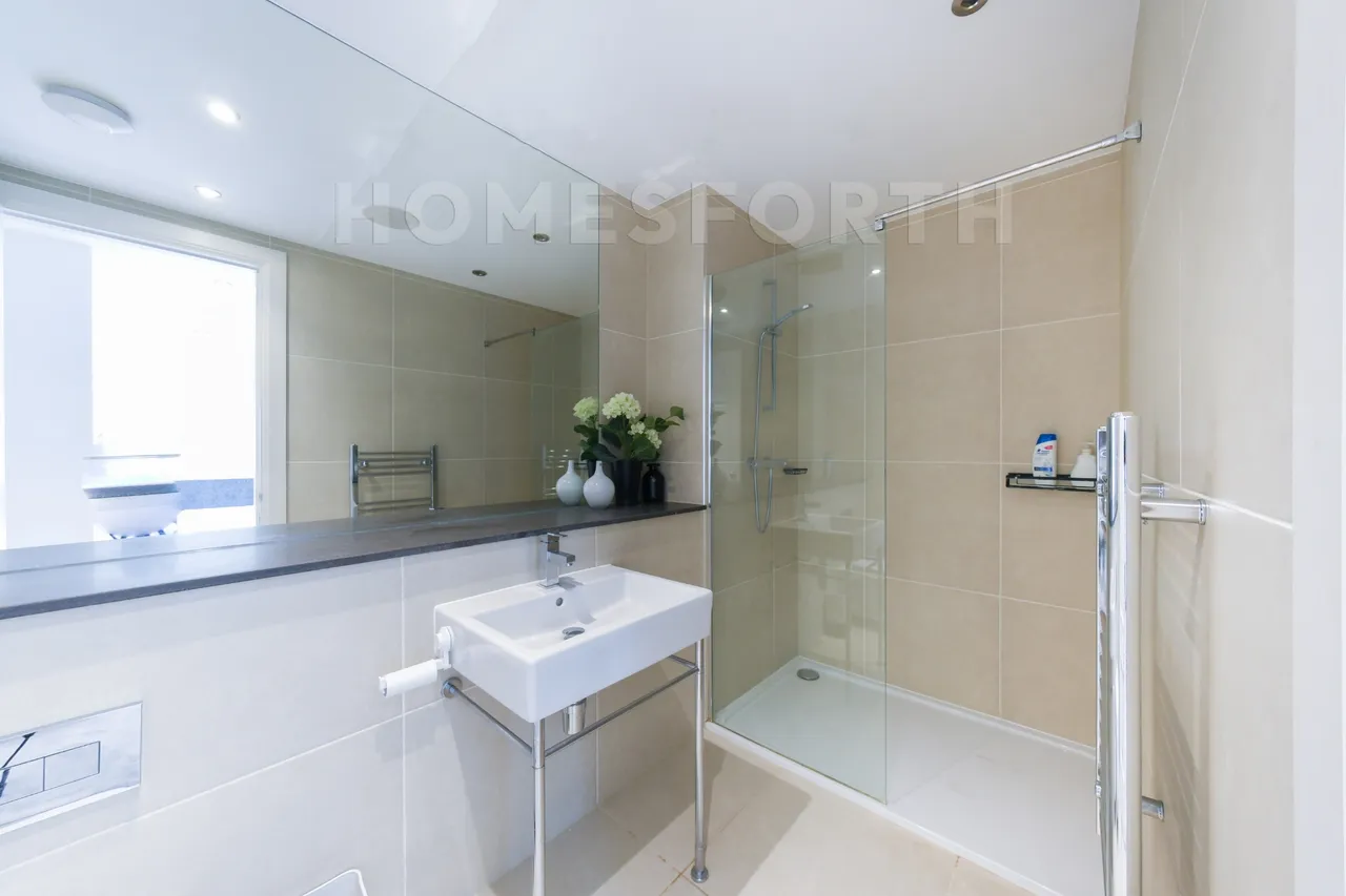 Commercial Road, Tower Hamlets, E1, photo 12