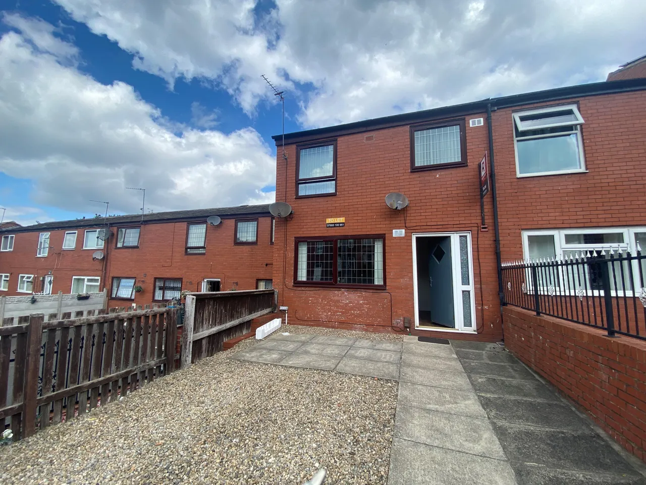 2 bed flat to rent — Woodsley Road, LEEDS