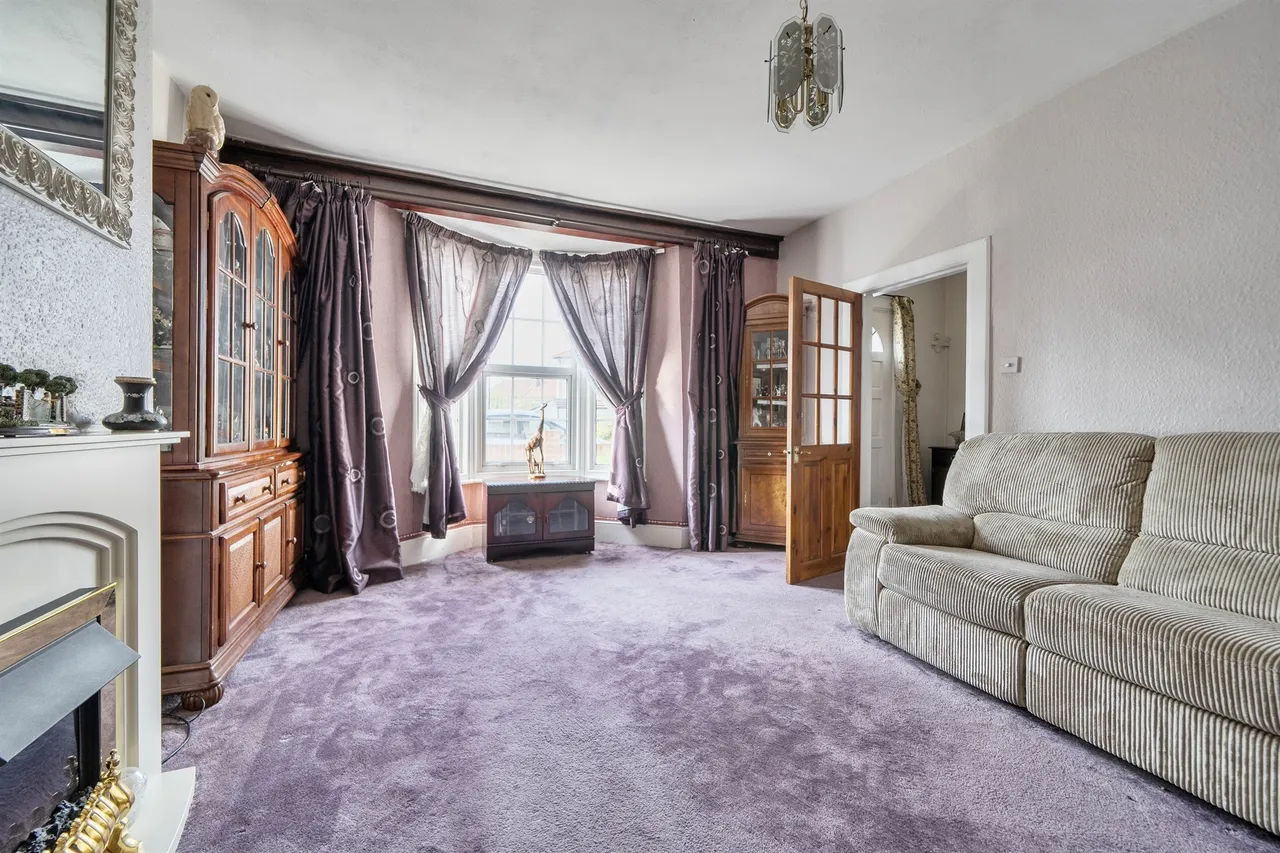Churchbury Lane, Enfield, EN1, photo 3