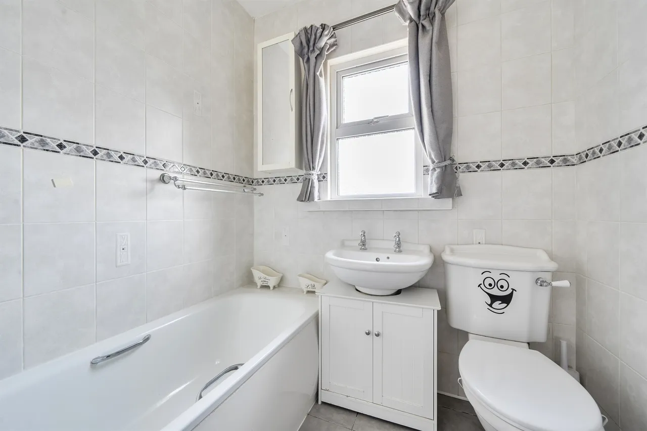 Churchbury Lane, Enfield, EN1, photo 13