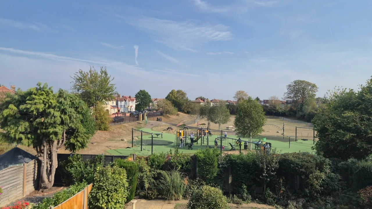 Churchbury Lane, Enfield, EN1, photo 2