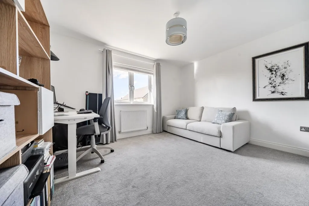 Clifton Central, SG17, photo 18