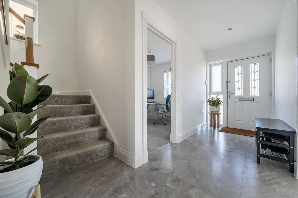 Clifton Central, SG17, photo 15