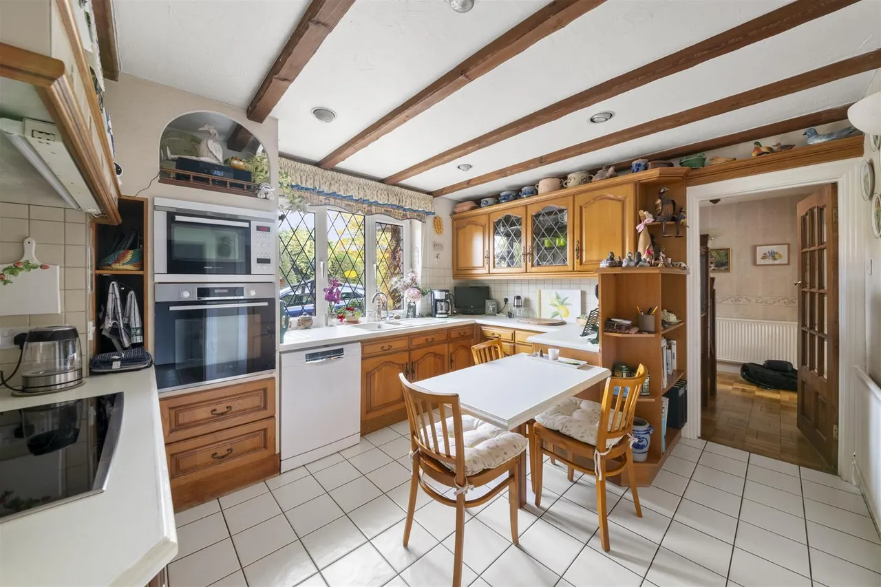 Highfield Drive, Ickenham, photo 16