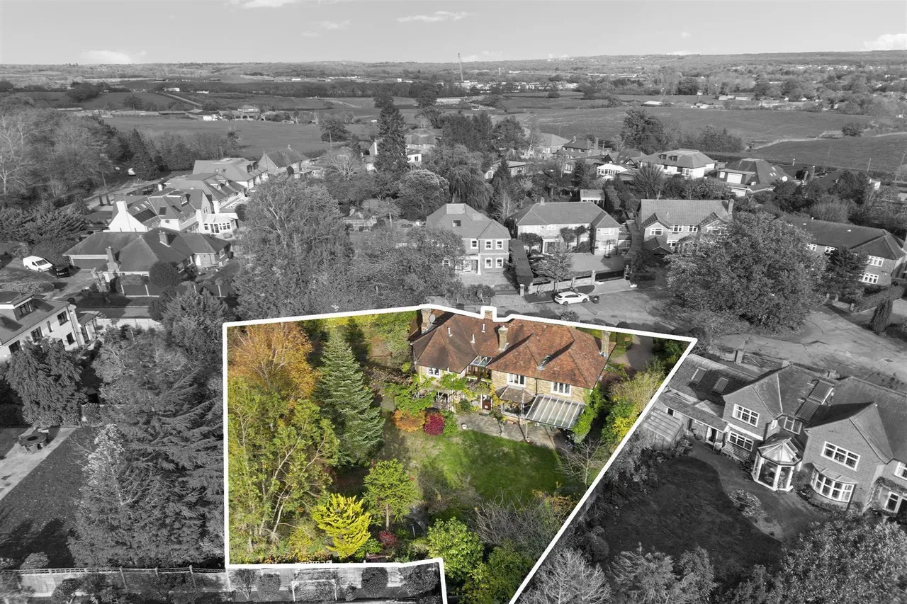 Highfield Drive, Ickenham, photo 10