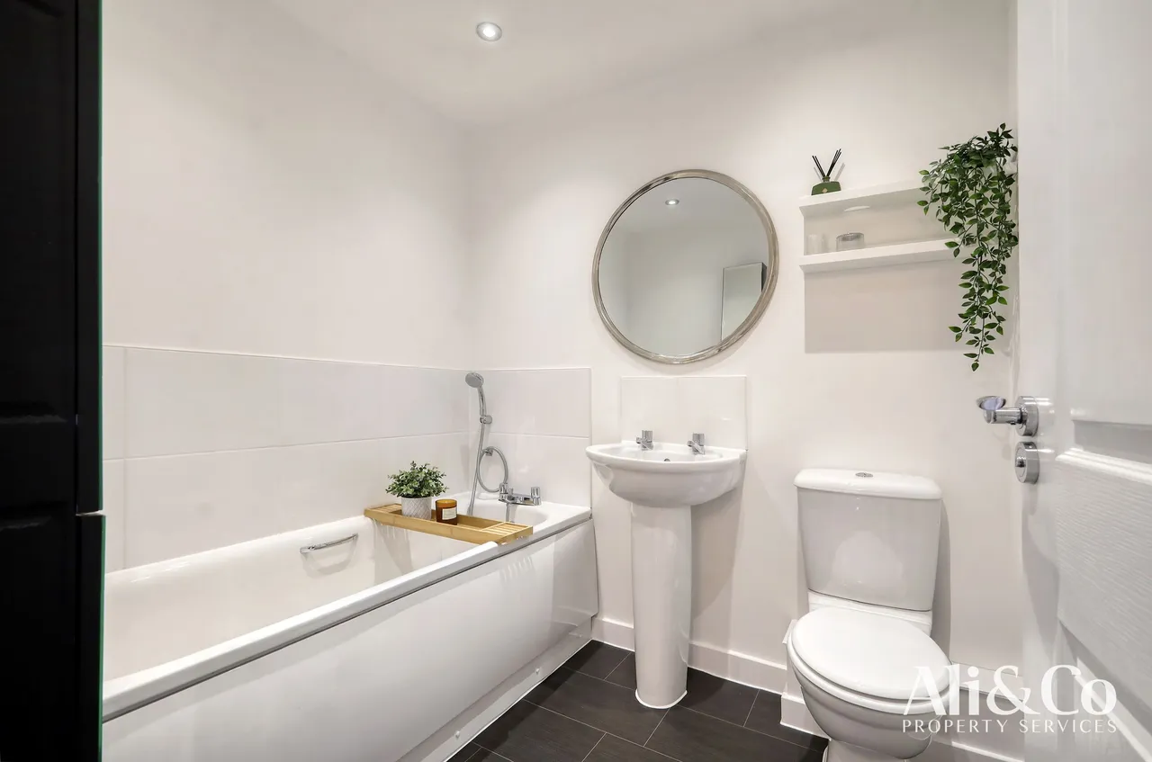Woodside Close, Grays, Essex, RM16 2DN, photo 19